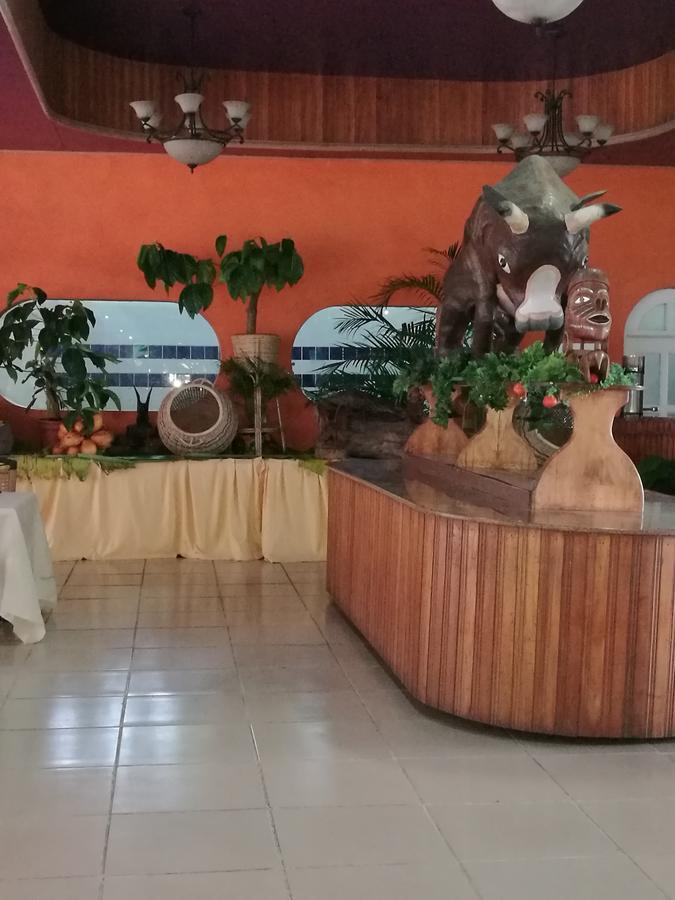 Honiara Hotel Eksteriør billede