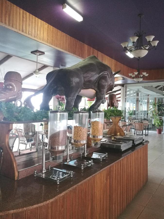 Honiara Hotel Eksteriør billede