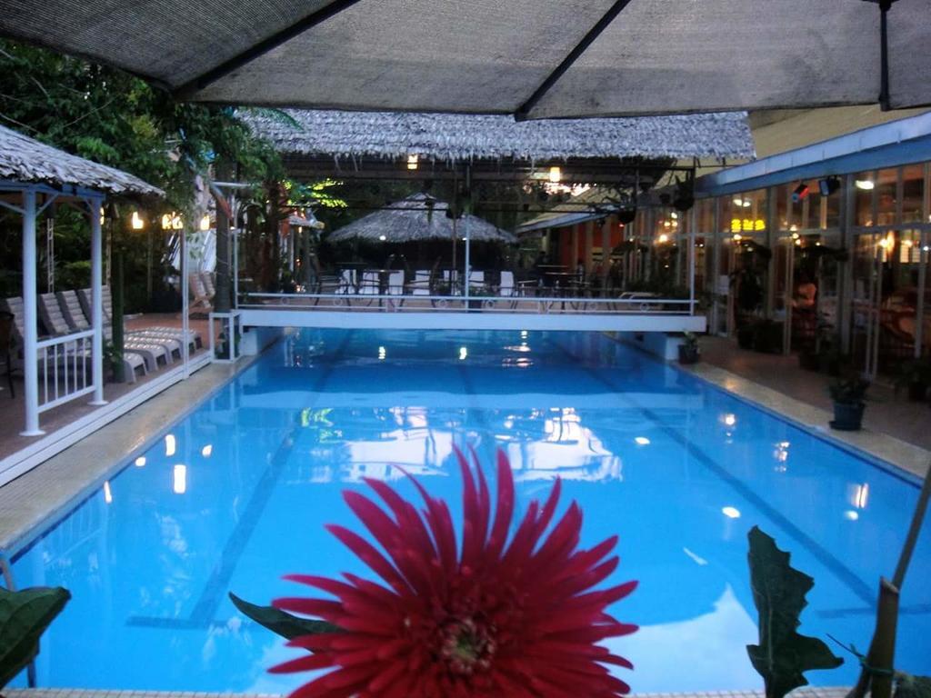 Honiara Hotel Eksteriør billede
